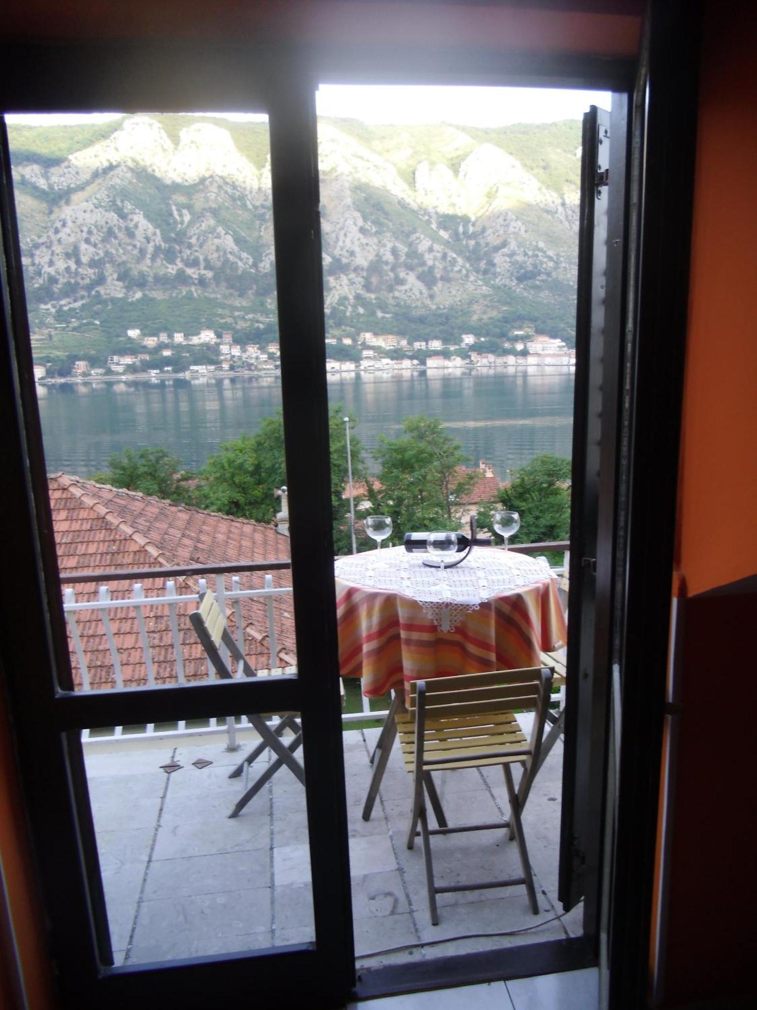 Apartments Coso Zlatne Njive Bb Kotor Buitenkant foto